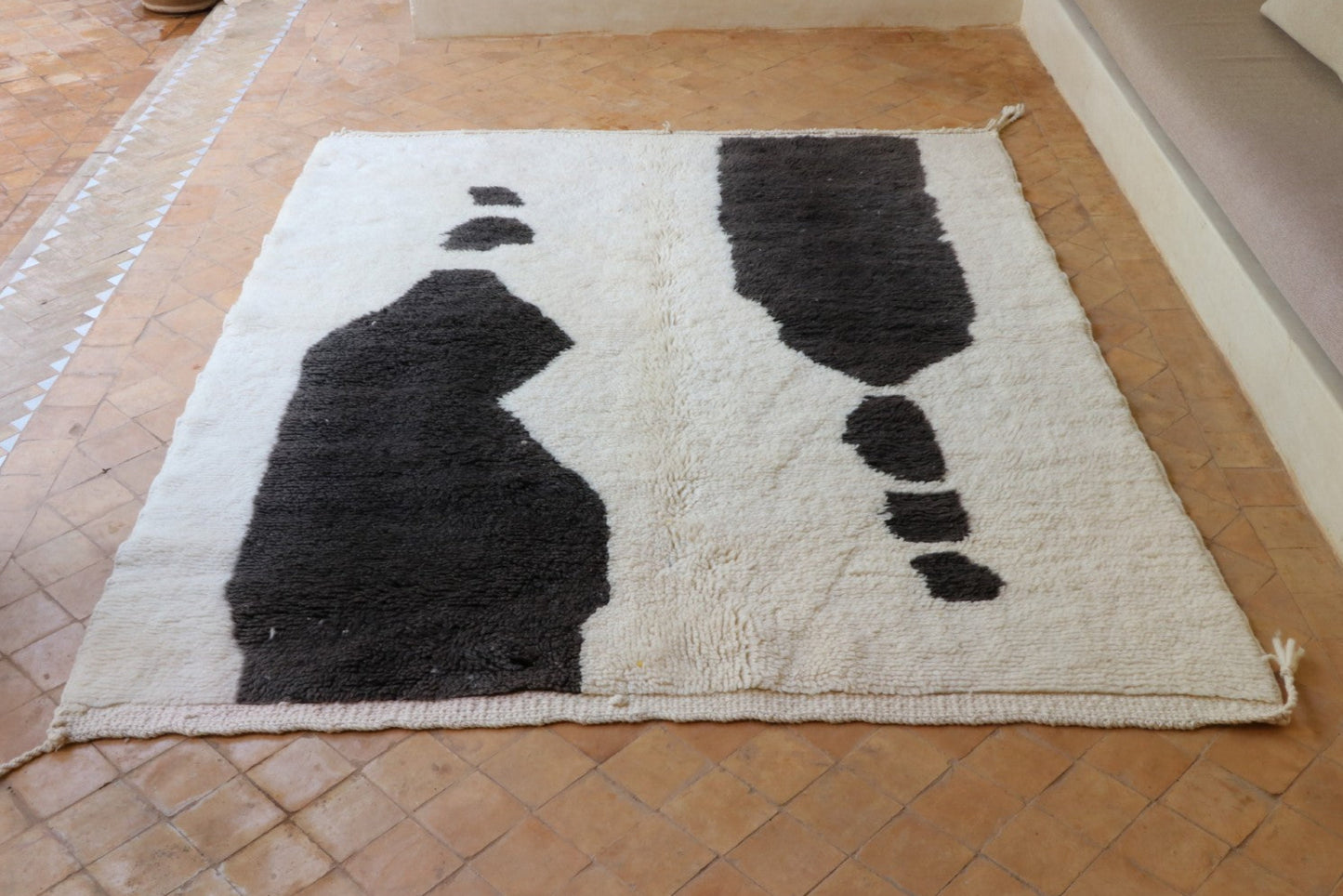 Beni Mrirt black & white 159x200 cm