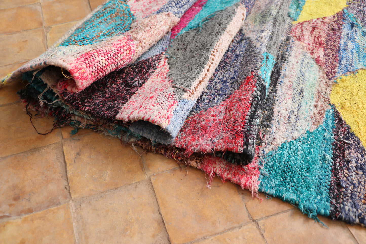 Zanafi kilim pink-black 79x118 in