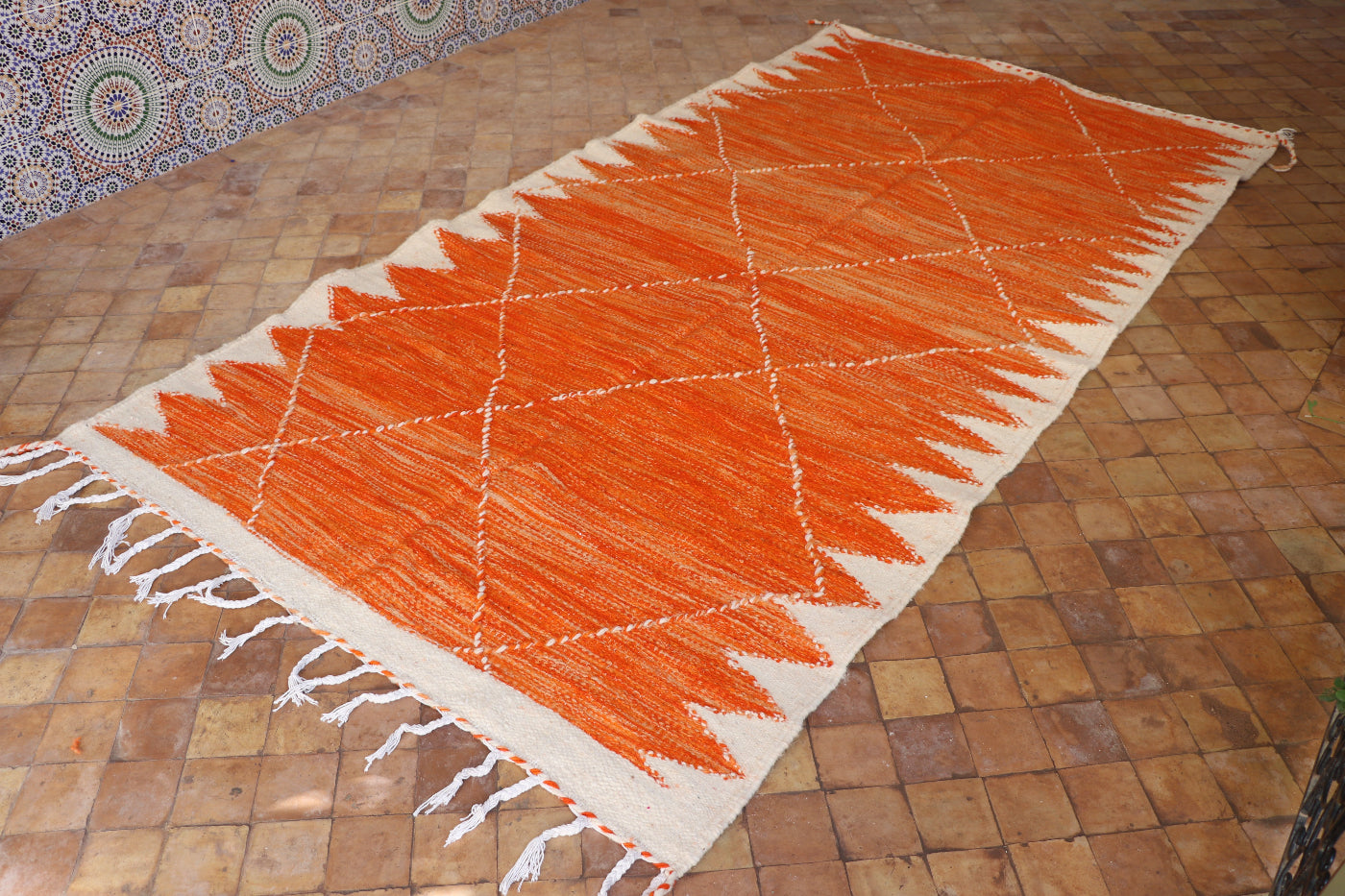 Zanafi kilim pink-black 79x118 in