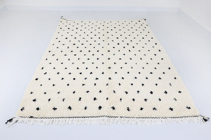 Marokkanischer Teppich Azilal Black Dots