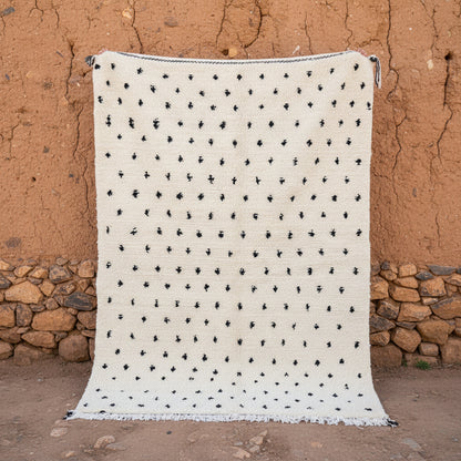 Marokkanischer Teppich Azilal Black Dots