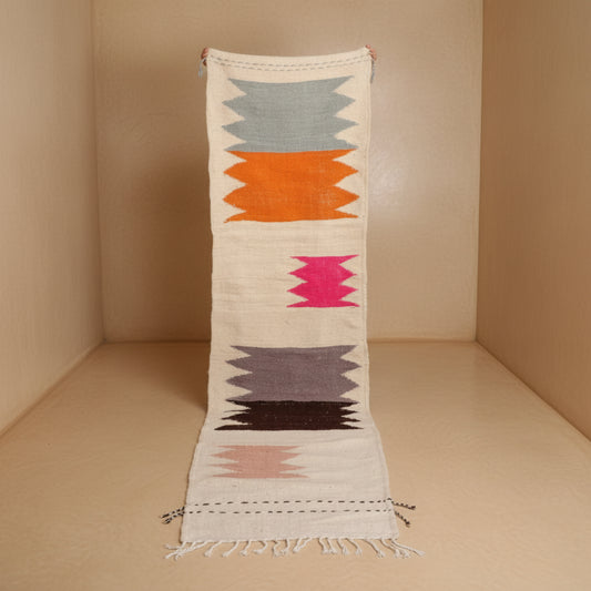 Zanafi kilim pink-black 79x118 in