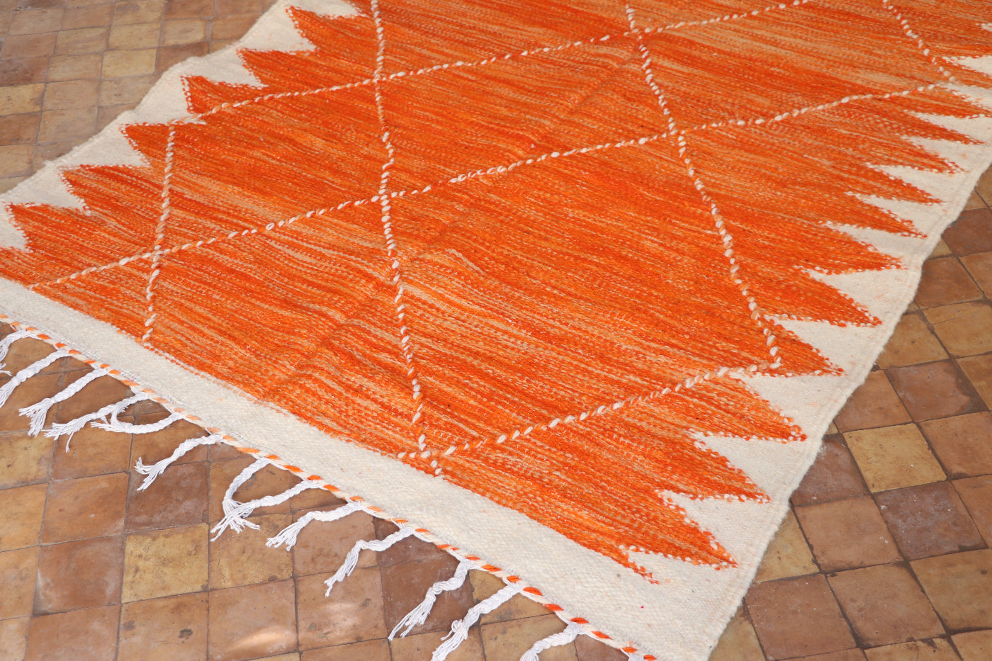 Zanafi kilim pink-black 79x118 in
