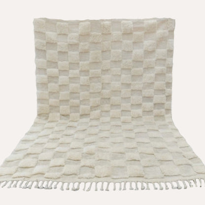 Schlichter mmarokkanischer Azilal Teppich mit Struktur