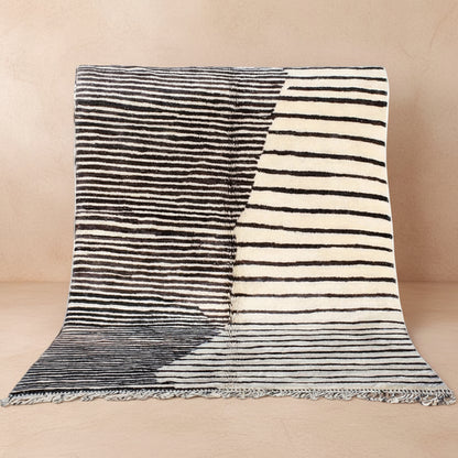 Originaler handgefertigter Beni Mrirt Teppich aus Marokko schwarz weiss Premium Qualität