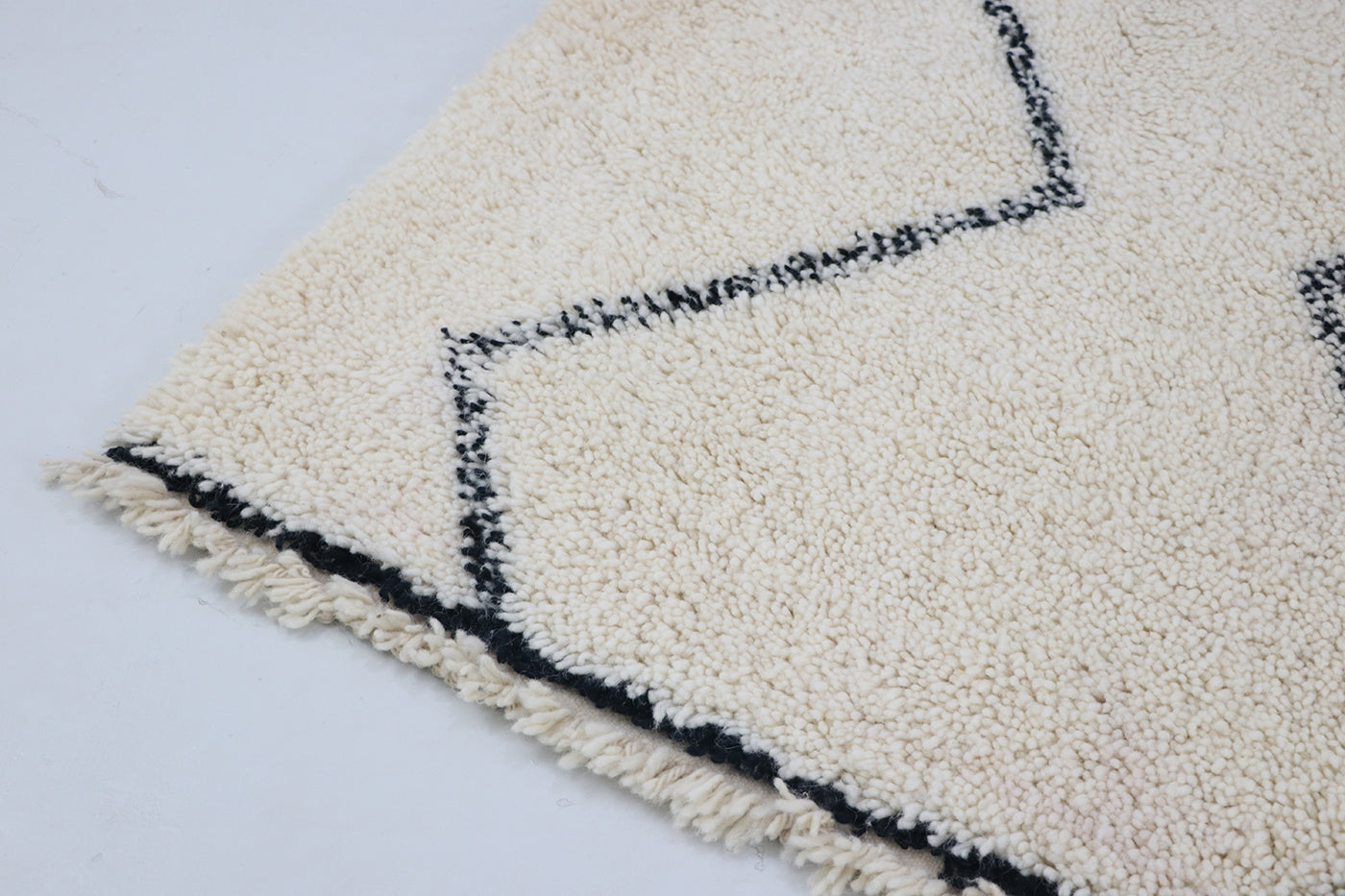 Beni Ourain Diamantmuster schwarz Wollteppich ab 60x90 cm
