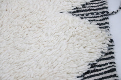 Beni Ourain zigzag lines and woven edge 61x92 in