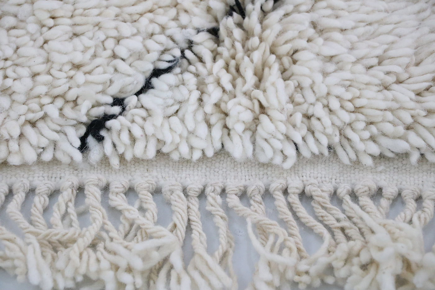 Beni Ourain zigzag lines and woven edge 61x92 in