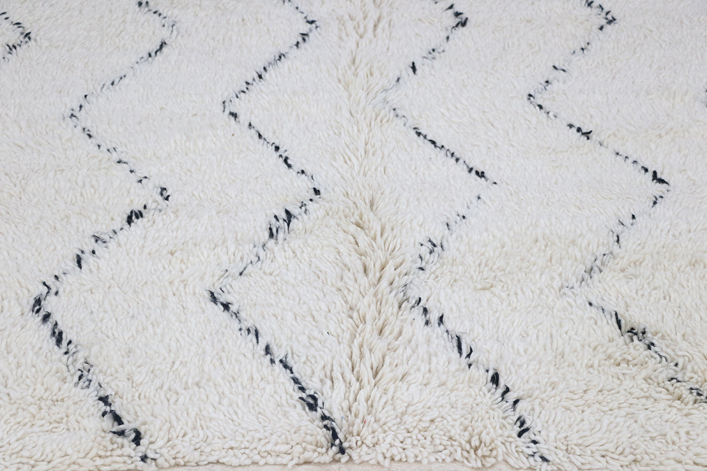 Beni Ourain zigzag pattern black from 60x90 cm