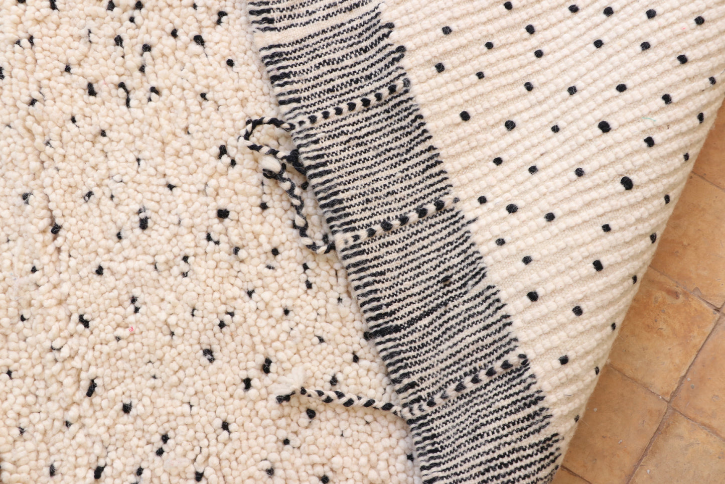 Berberteppich Beni Ourain Art Dots ab 70x140 cm