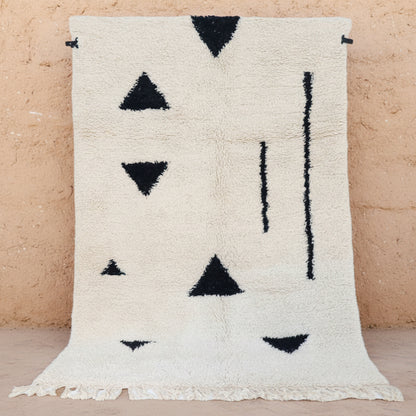 Moderner Beni Ourain Teppich mit geometrischem Muster und Dreiecken