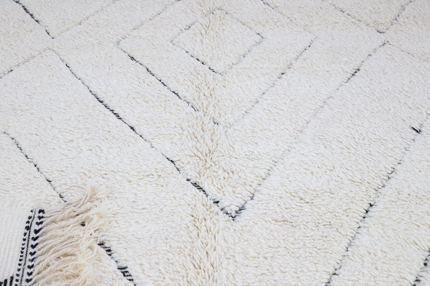 Berber carpet Beni Ourain Idir from 60x90 cm