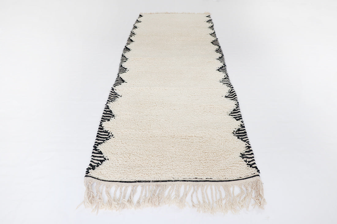 Beni Ourain runner with woven edge 83x297 cm