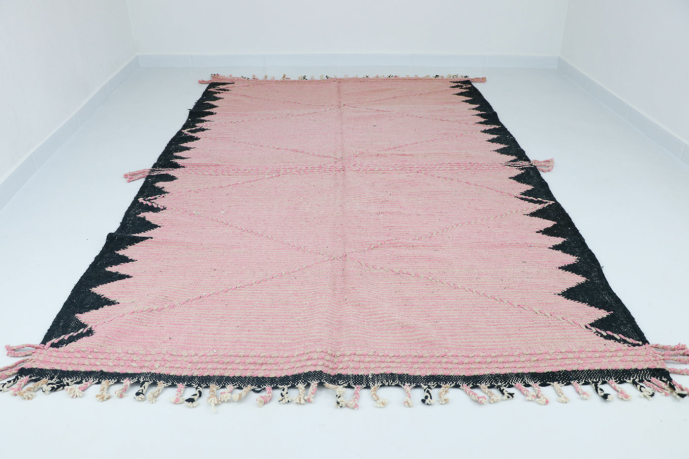 Zanafi kilim pink-black 200x300 cm