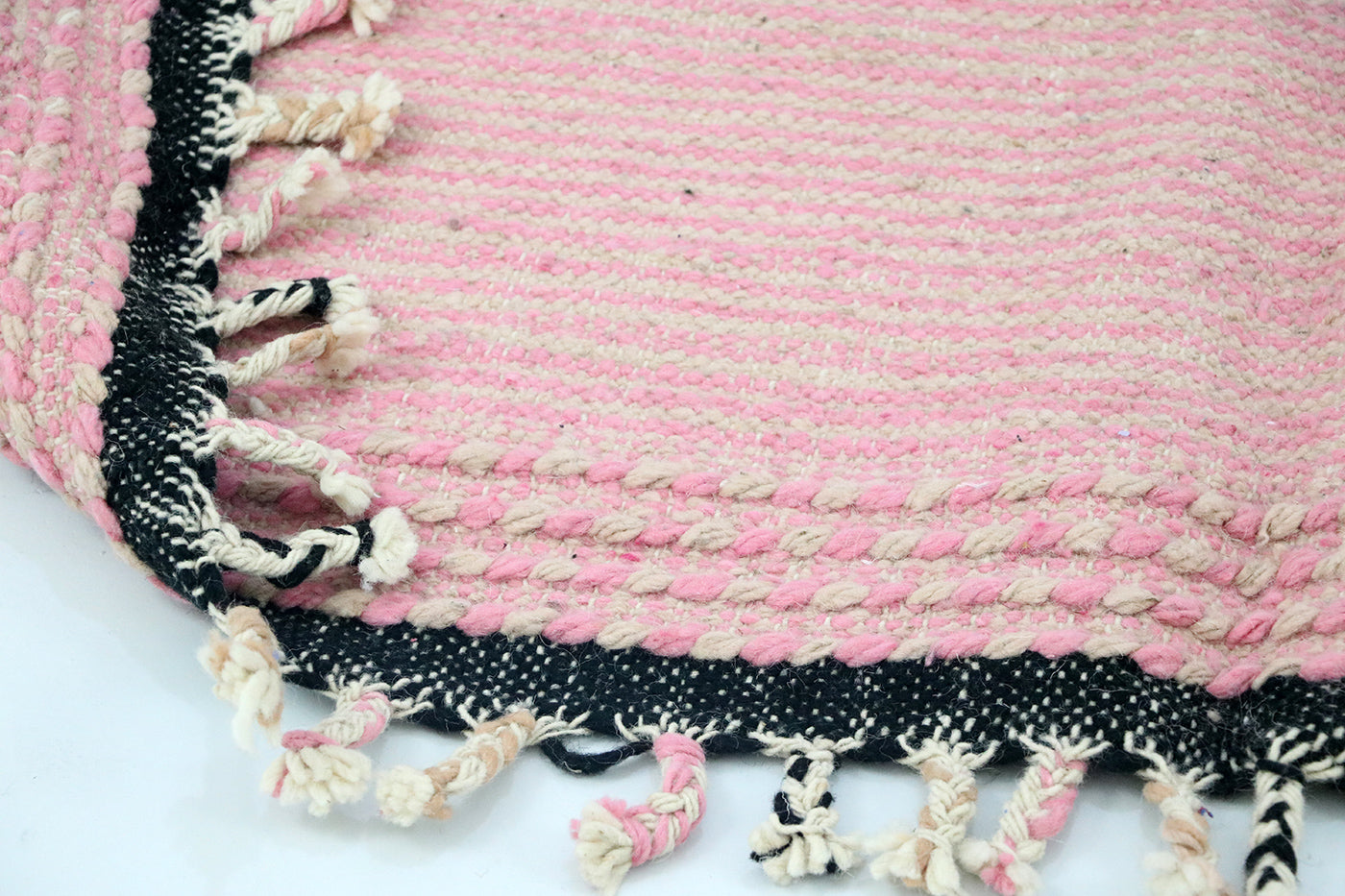 Zanafi kilim pink-black 79x118 in