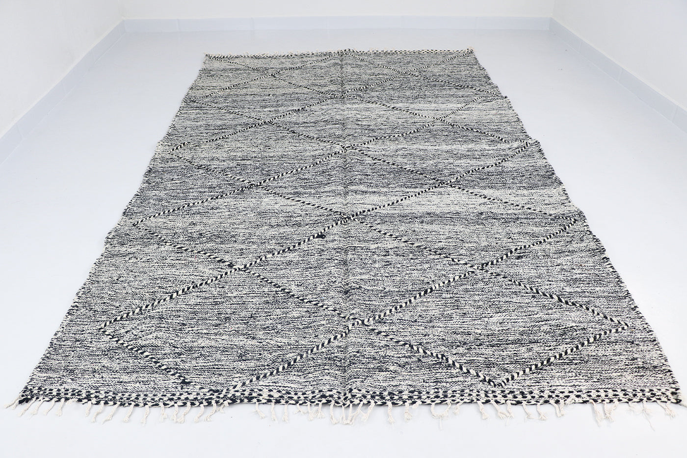 Zanafi kilim black and white 187x300 cm