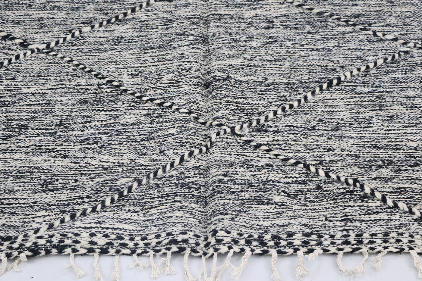 Zanafi kilim black and white 187x300 cm